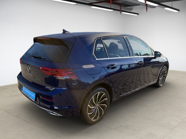 Golf VIII 1.5 eTSI Style DSG LED AHK Navi Pano